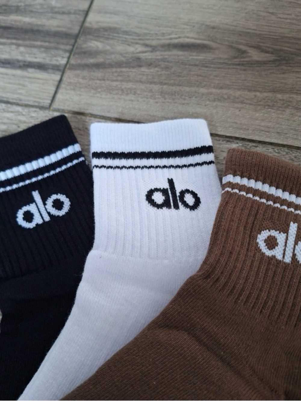 Alo Throwback socks 3 pairs brand new - Picture 2 of 2